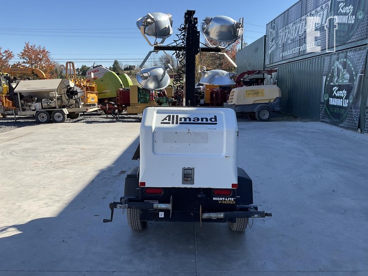 2019-allmand-bros-night-lite-v-series-image-3