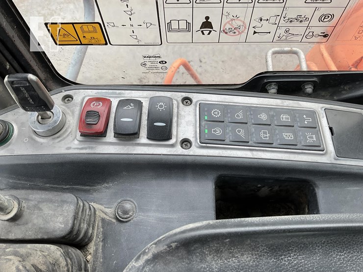 2016-doosan-dl420-5-image-13