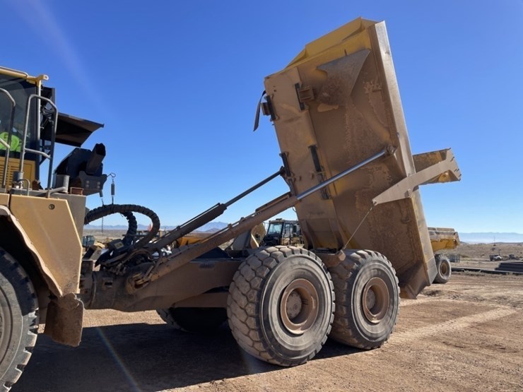 2021-komatsu-hm400-image-21