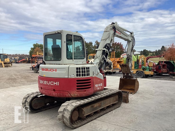 2013-takeuchi-tb180fr-image-4