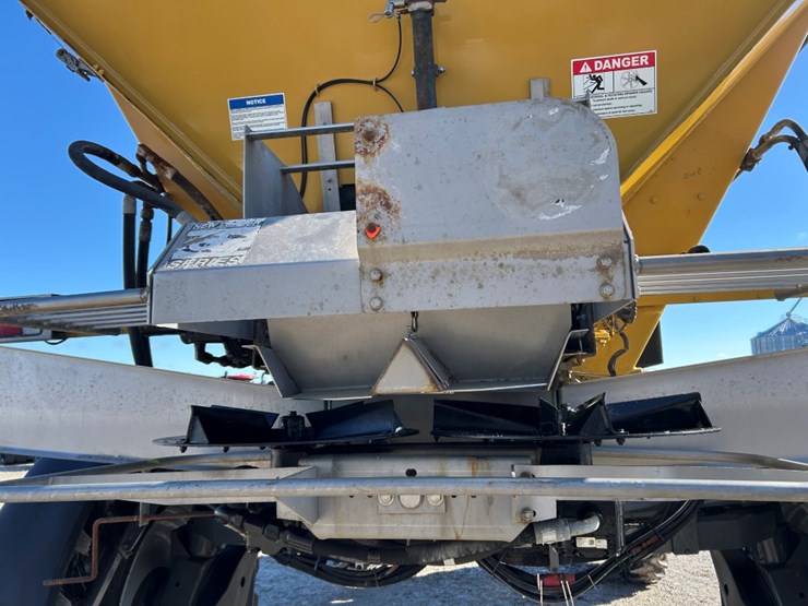 2016-ag-chem-rg1100b-image-17