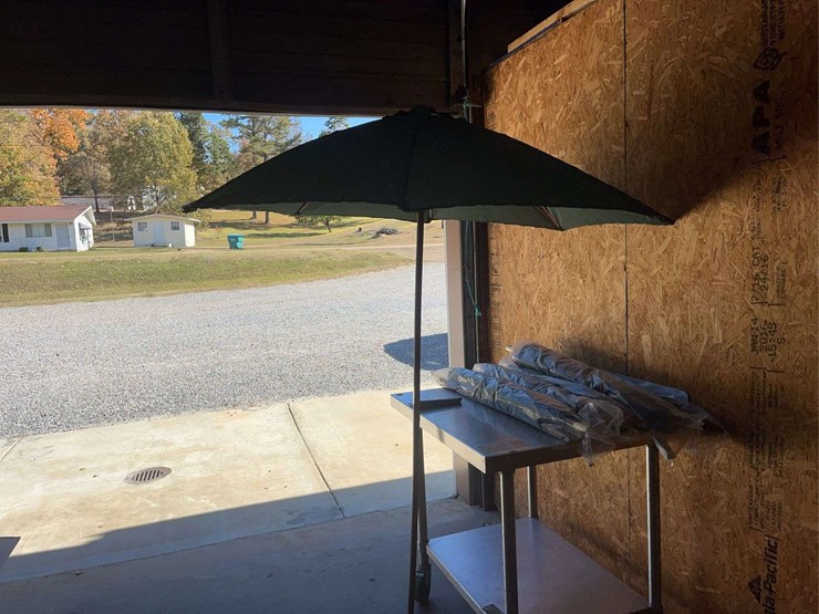 (6)-6'-bistro-outdoor-umbrellas-image-6