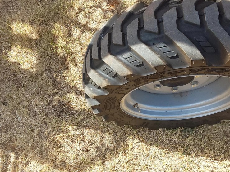 2023-mahindra-1635-hst-image-11