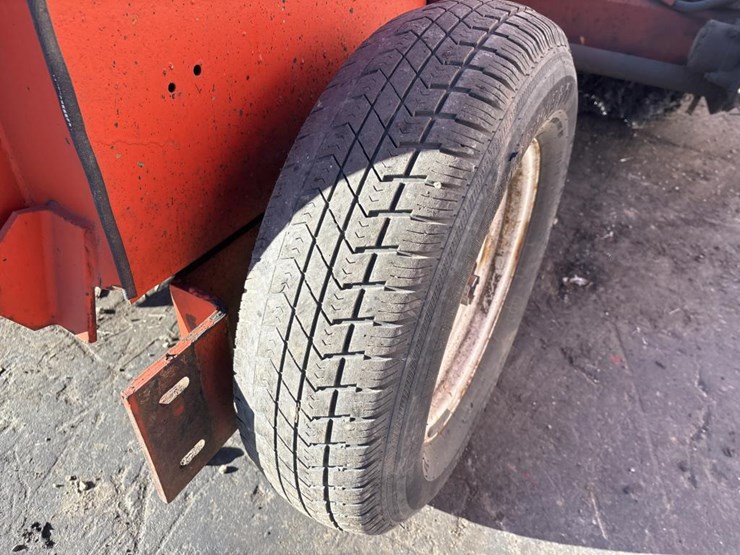 #3808-•-72"-ride-on-power-broom-image-35