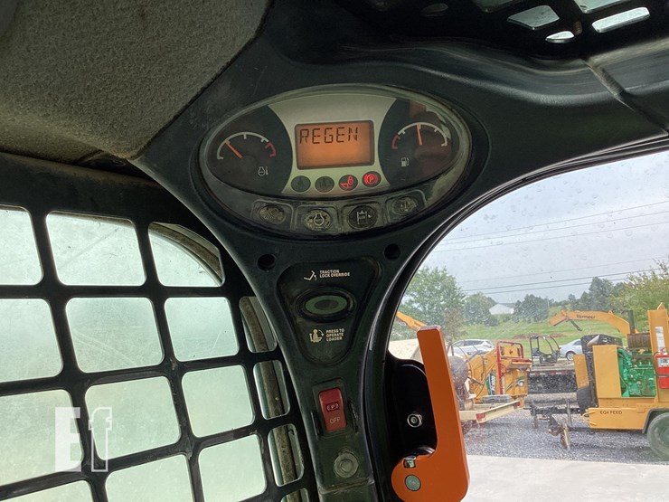 2014-bobcat-t870-image-18