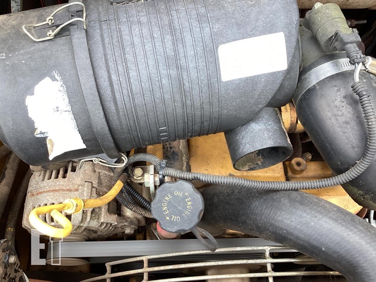 2005-deere-ct322-image-13