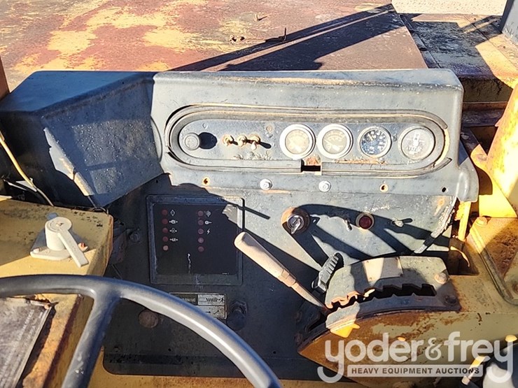 1990-caterpillar-613c-image-31