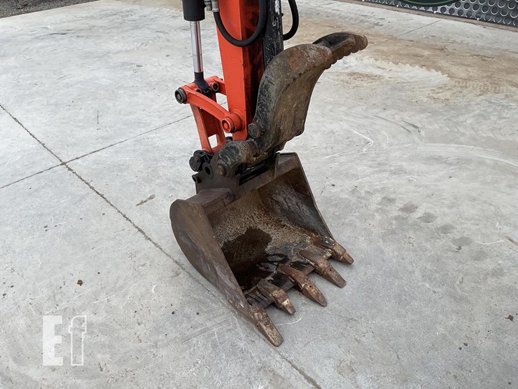 2019-kubota-kx040-4-image-12