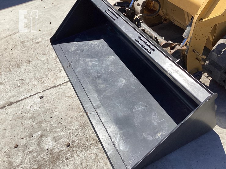 2020-caterpillar-259d3-image-9