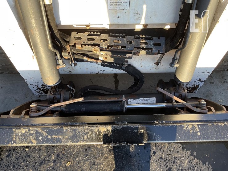 2018-bobcat-t740-image-10