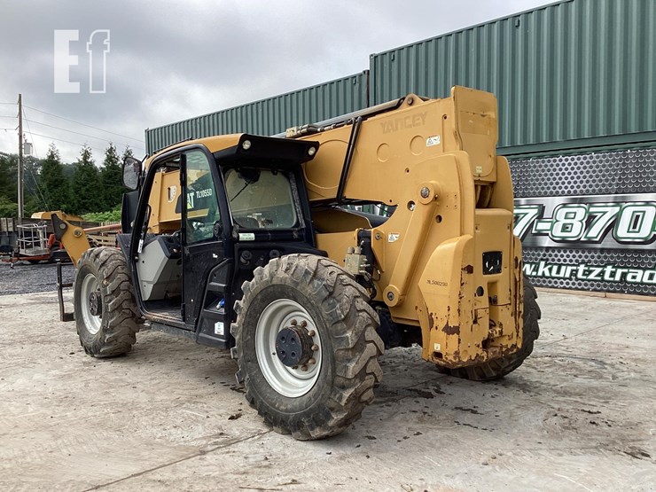 2015-caterpillar-tl1055d-image-2