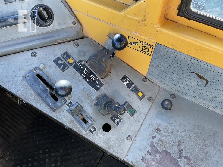 2001-volvo-a25c-image-12