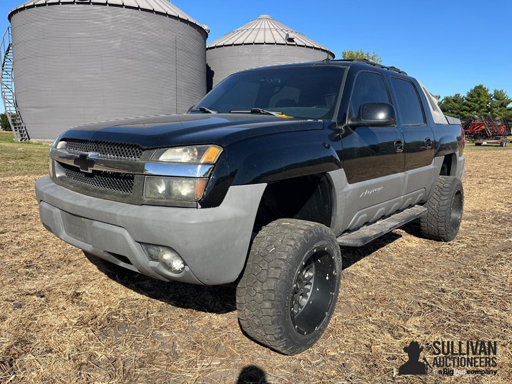 2002-chevrolet-avalanche-1500-image-1