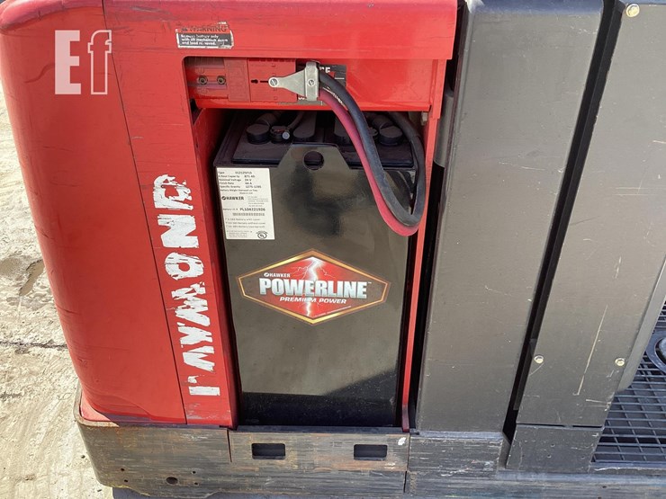 2015-raymond-520opc30tt-image-9