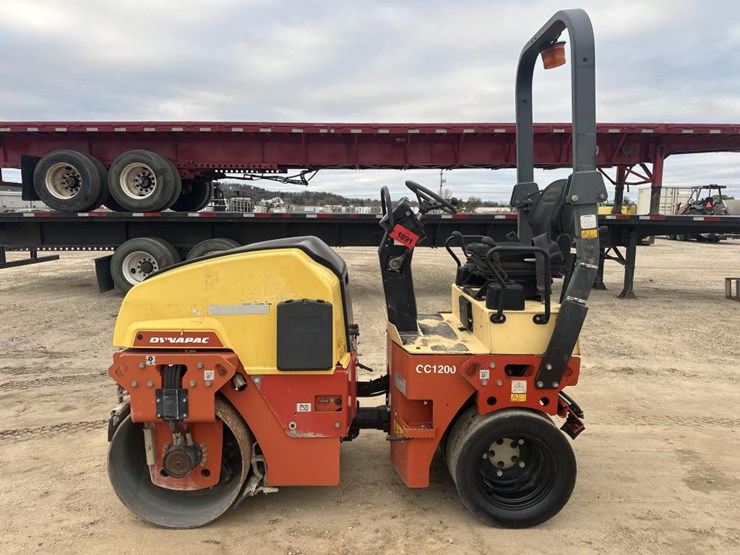 #1891-•-2011-dynapac-cc12000-roller-image-2