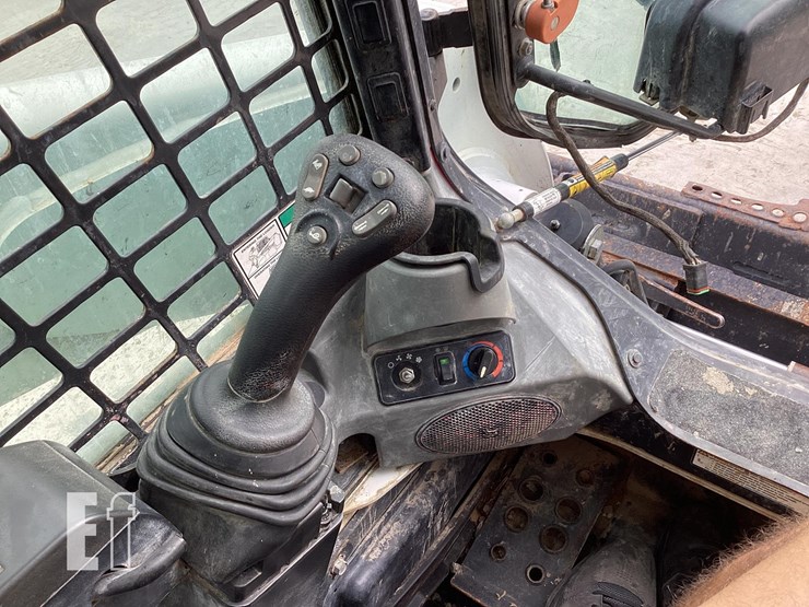 2020-bobcat-t770-image-15