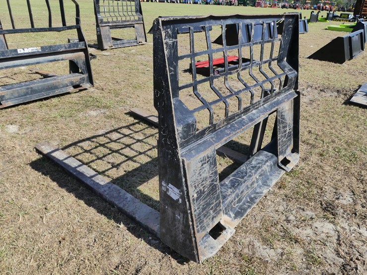 caterpillar-quick-attach-forks-image-2