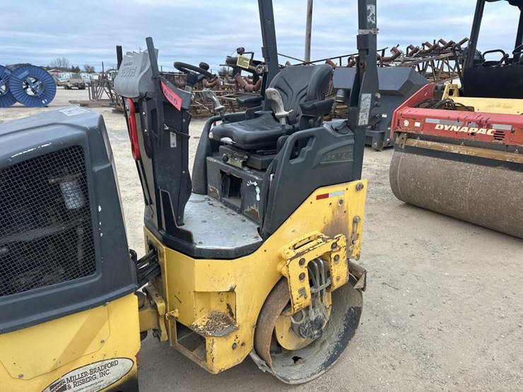 2015-bomag-bw120-image-11