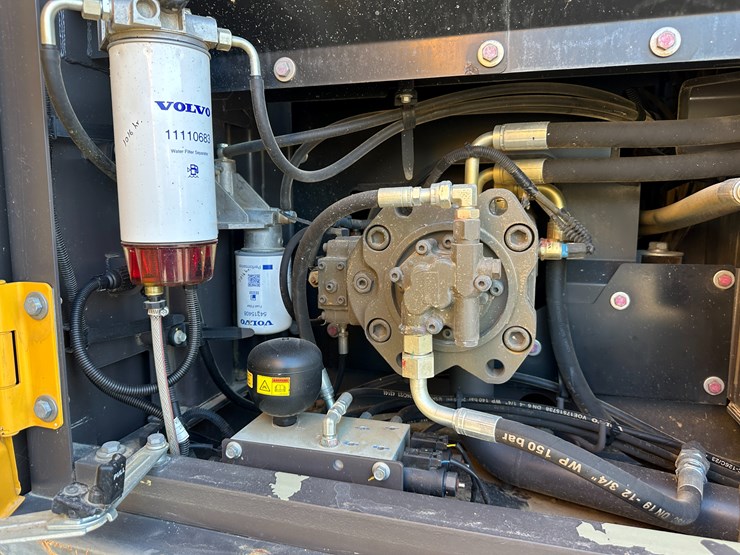 #32825-•-volvo-ec200e-crawler-excavator-image-60