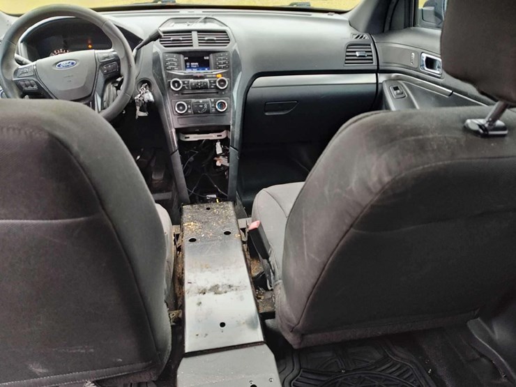 2018-ford-explorer-image-29