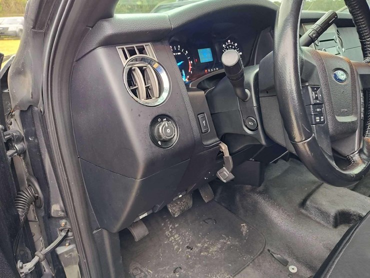 2016-ford-expedition-image-19