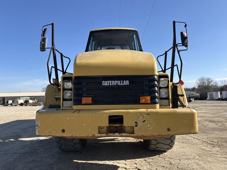 2010-caterpillar-740-image-8