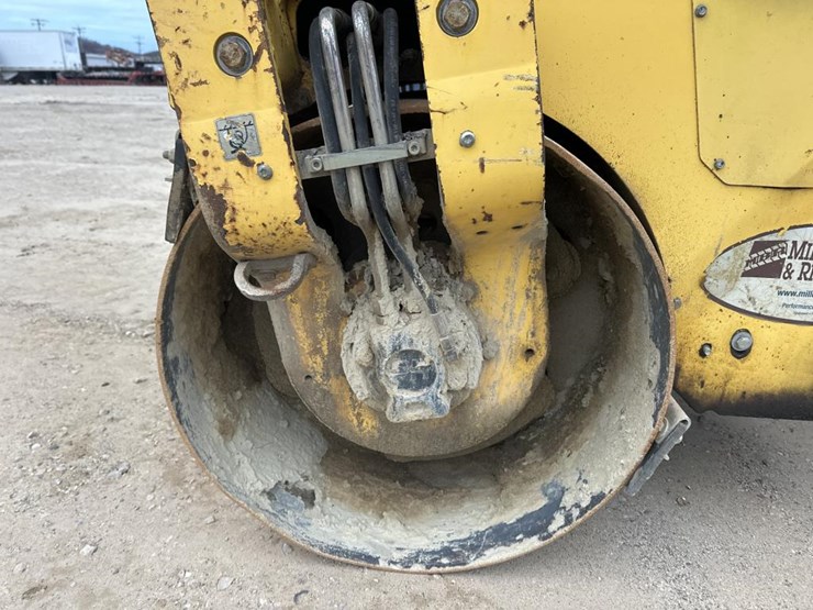 2015-bomag-bw120-image-25