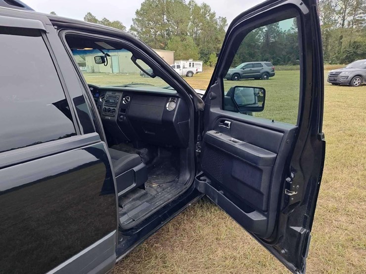 2016-ford-expedition-image-28