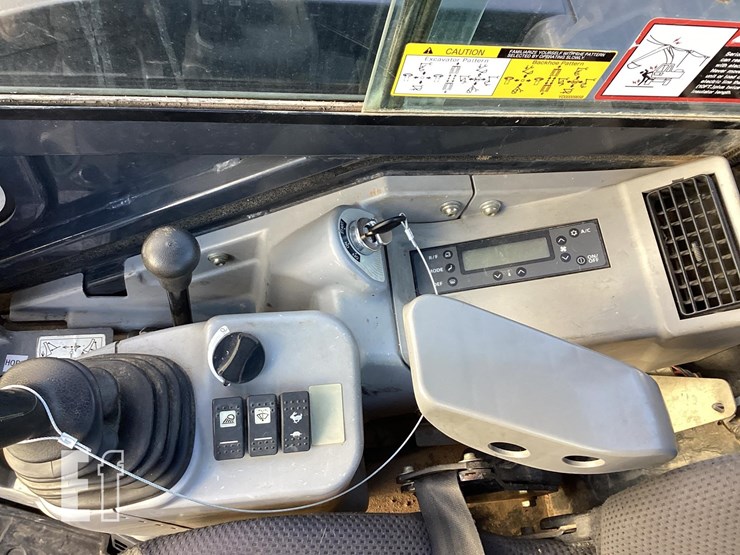 2017-deere-60g-image-16