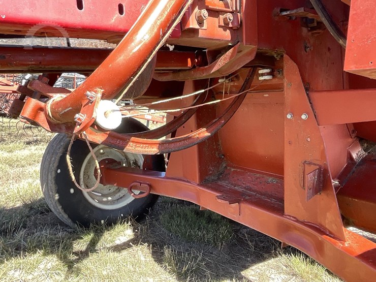 2001-hesston-4590-image-17