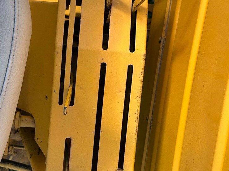 minneapolis-moline-g1355-image-52