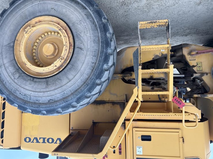 #1911-•-2004-volvo-220e-loader-image-36