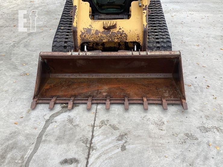 2011-caterpillar-279c-image-9