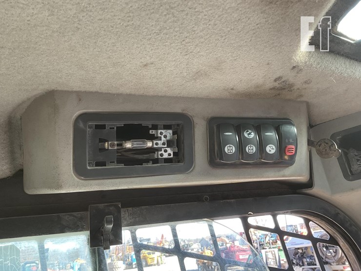 2014-caterpillar-272d-xhp-image-16