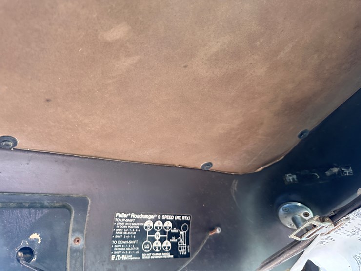 #32744-•-1989-international-f-2575-t/a-daycab-truck-tractor-vin:-1hszjg2r7kh666552-image-76