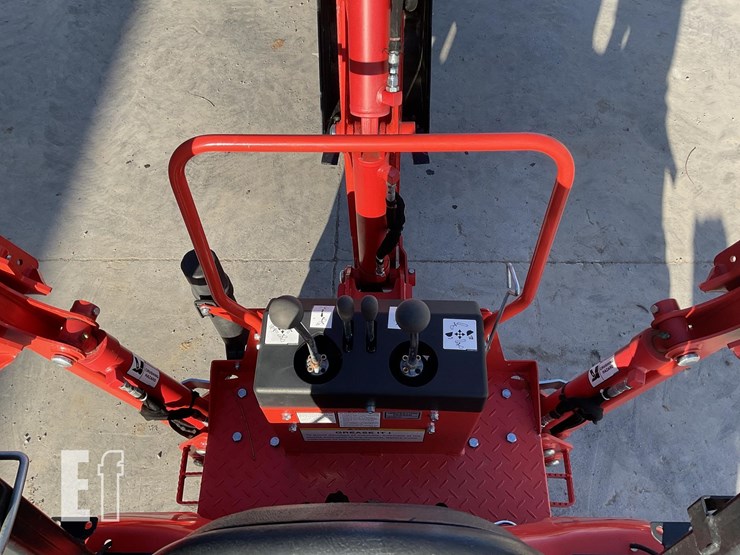 2025-kioti-cs2520-image-17