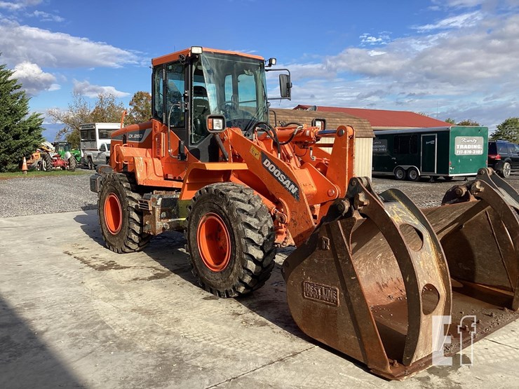 2017-doosan-dl250-5-image-6