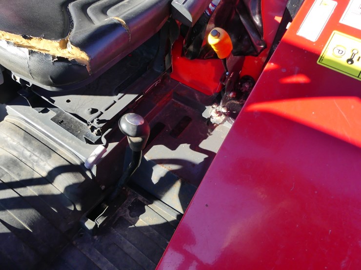 massey-ferguson-4710-image-15