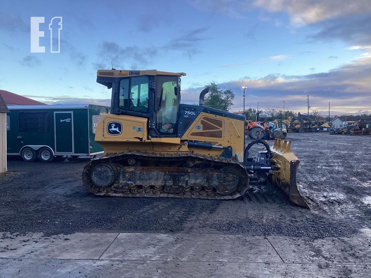 2021-deere-750l-image-5