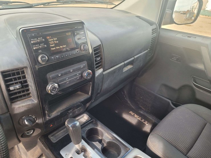 2013-nissan-titan-image-11