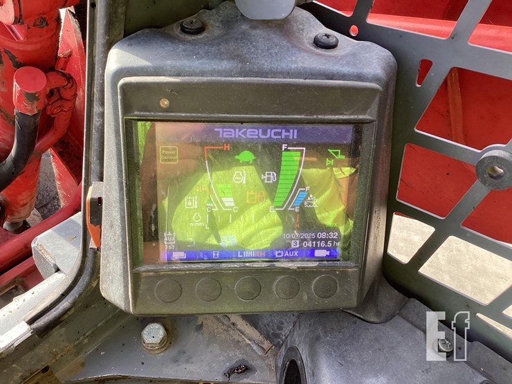 2021-takeuchi-tl12v2-image-17