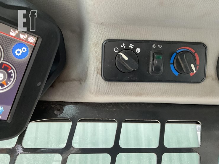 2020-bobcat-s76-image-16