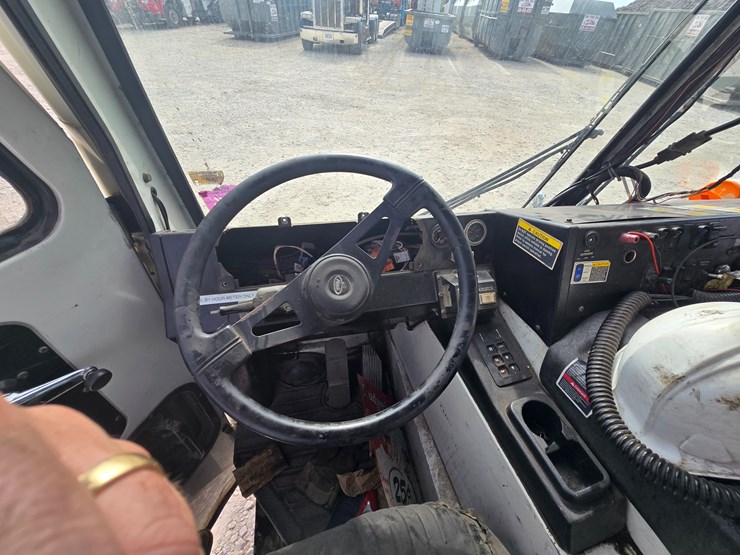 2008-mack-leu613-image-65