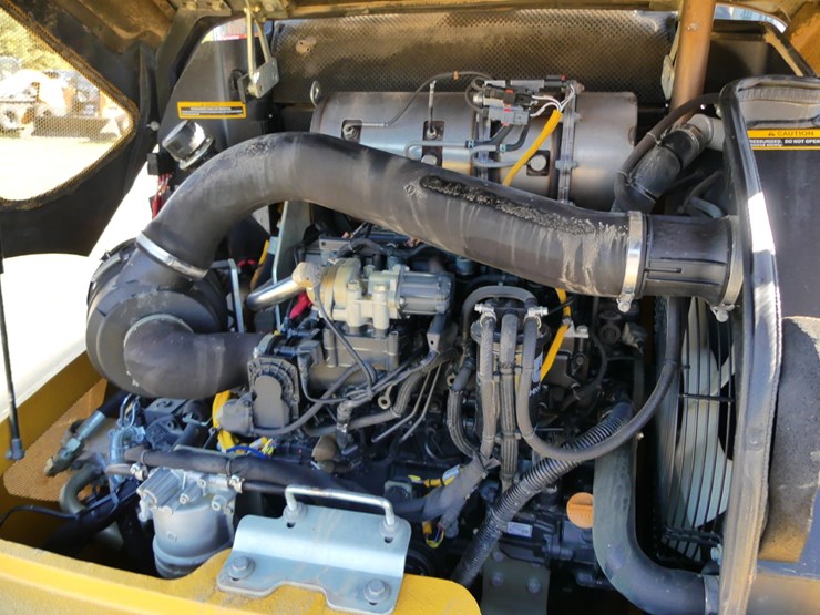 2021-deere-204l-image-11