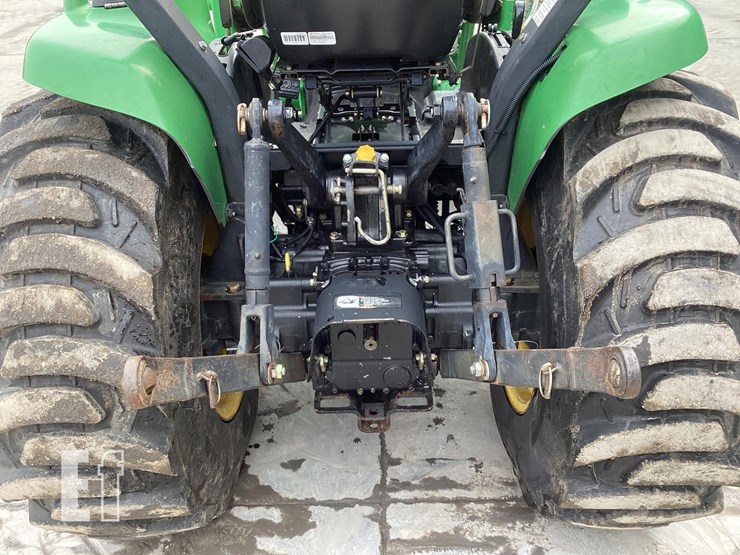 2005-john-deere-3120-image-11
