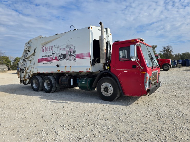 2001-mack-le613-image-33