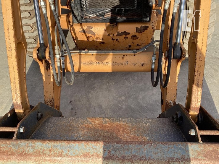 2015-case-580n-image-10