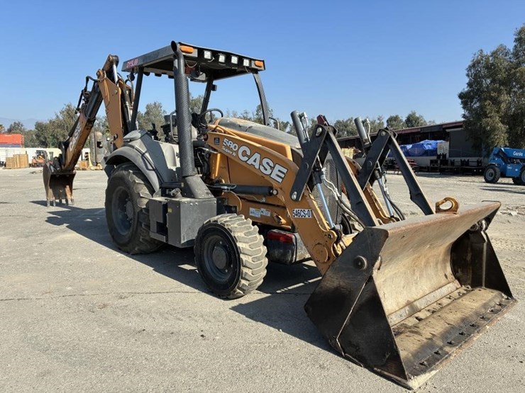 2018-case-580sn-image-2