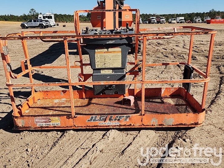 2008-jlg-660sj-image-24