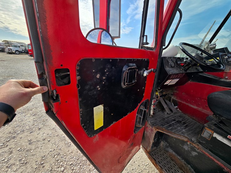 2001-mack-le613-image-43